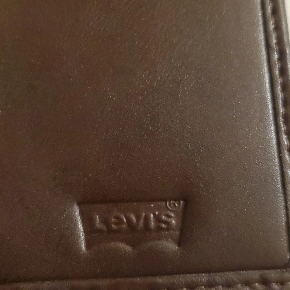 New mens real leather brown Levi's trifold wallet - Picture 4 of 7